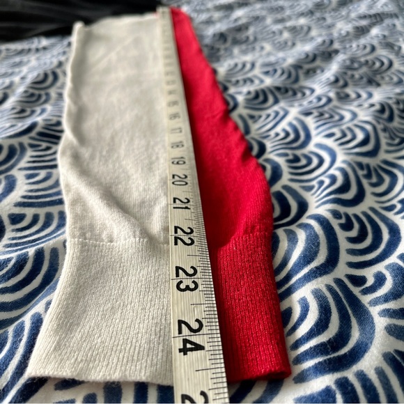 Awesome sweater - Picture 11 of 11